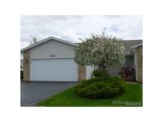 Property Photo: 814 Crystal Lane MI 48040