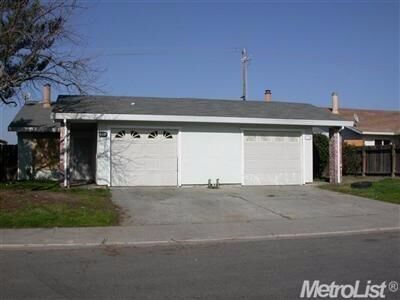 Property Photo:  4025 4027 Renick Way  CA 95660 