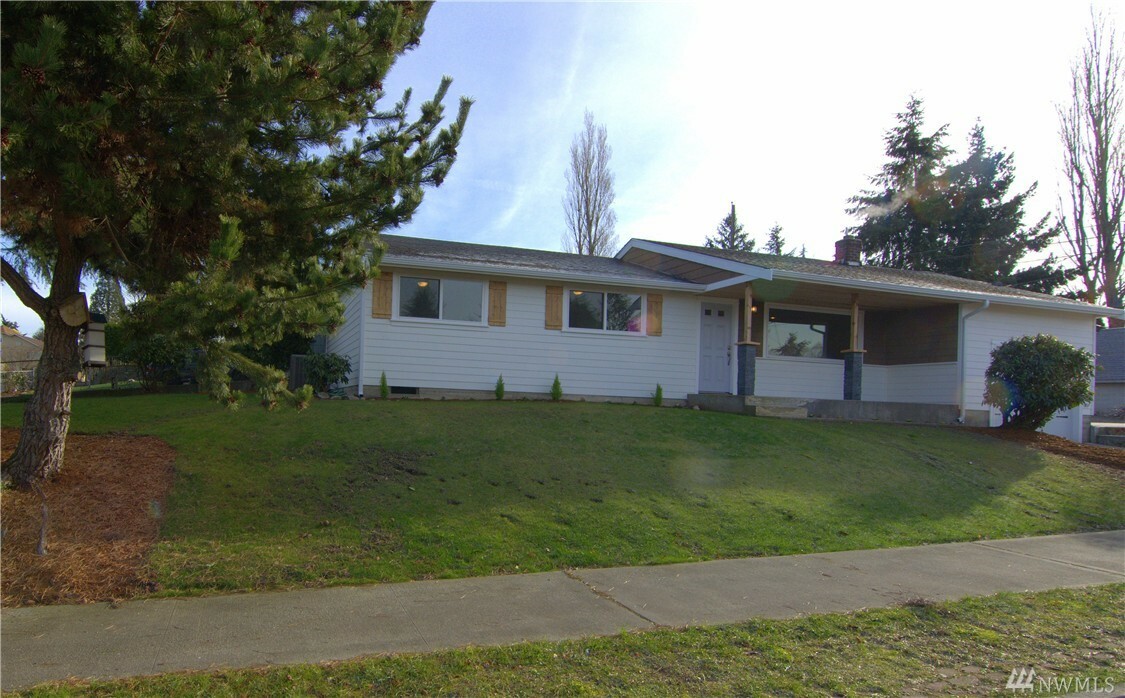 Property Photo:  4215 N Bennett St N  WA 98407 