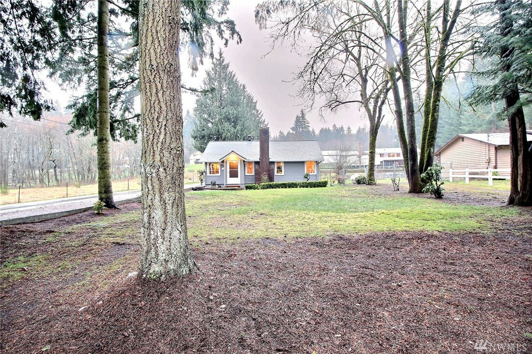 Property Photo: 13025 SE 95th Wy WA 98056