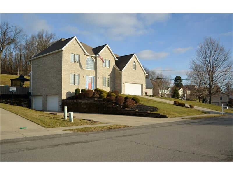 Property Photo: 118 William Drive PA 15108