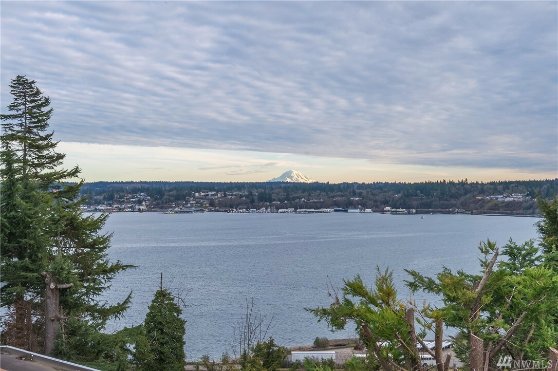 Property Photo:  3611 W D St  WA 98312 