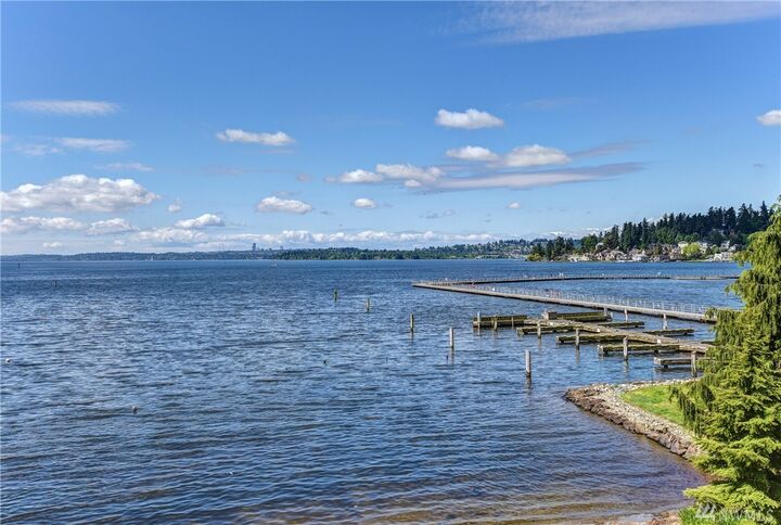 Property Photo:  9727 NE Juanita Drive 301  WA 98034 