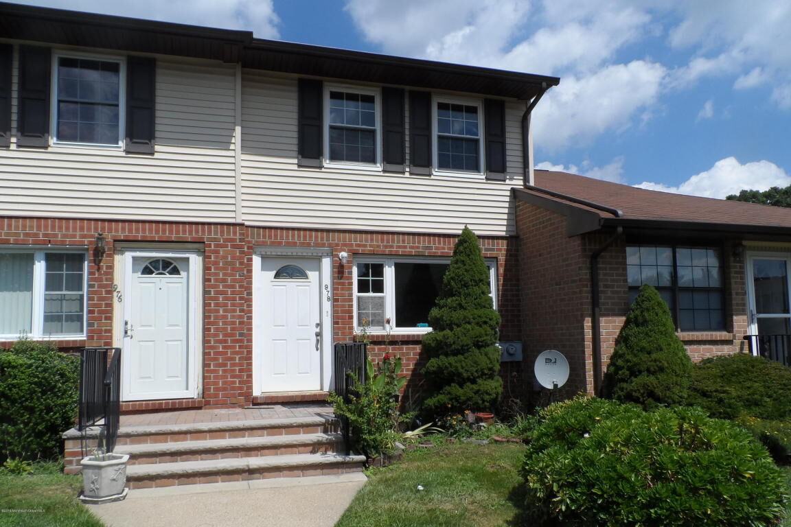 Property Photo:  978 Sids Court  NJ 08724 