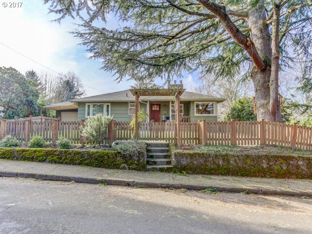 Property Photo: 6125 SW 47th Ave OR 97221