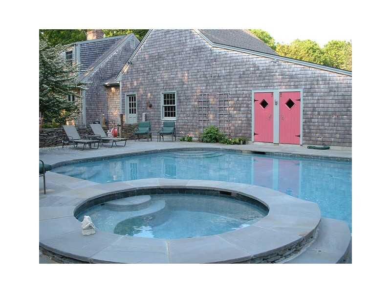 Property Photo:  16 Holly Lane  RI 02837 