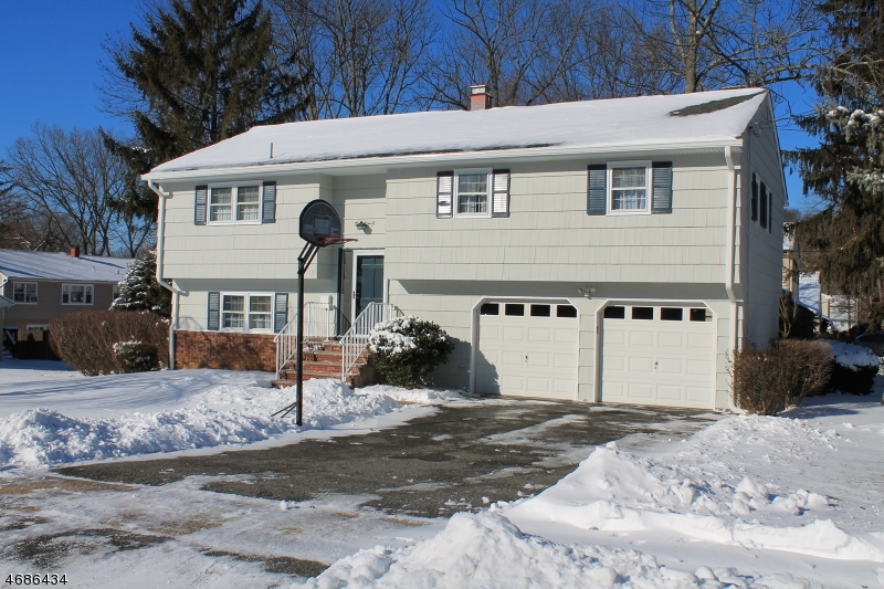 Property Photo:  7 Slope Dr  NJ 07801 