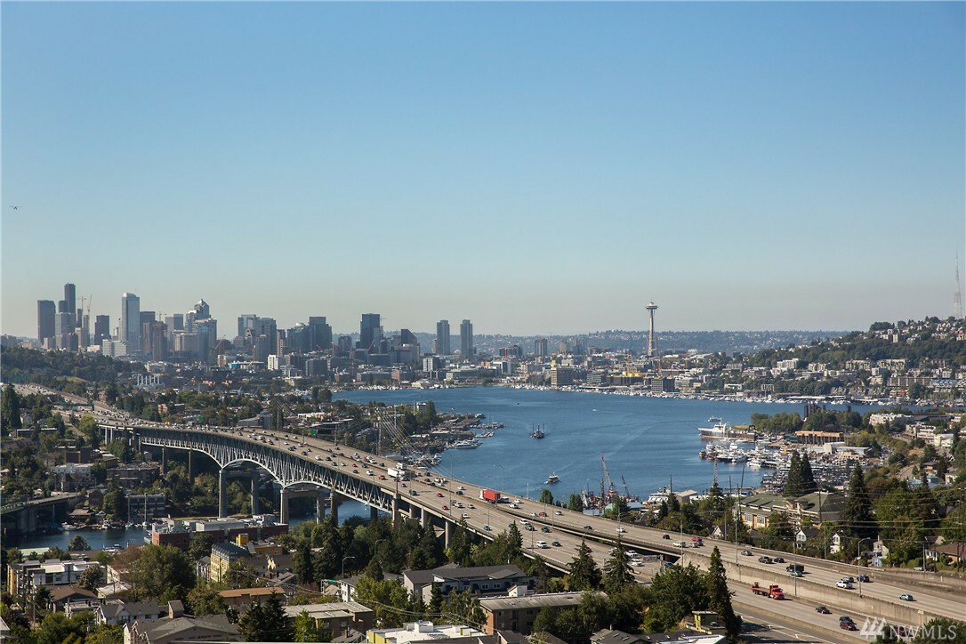 Property Photo: 4540 8th Ave NE 2301 WA 98105