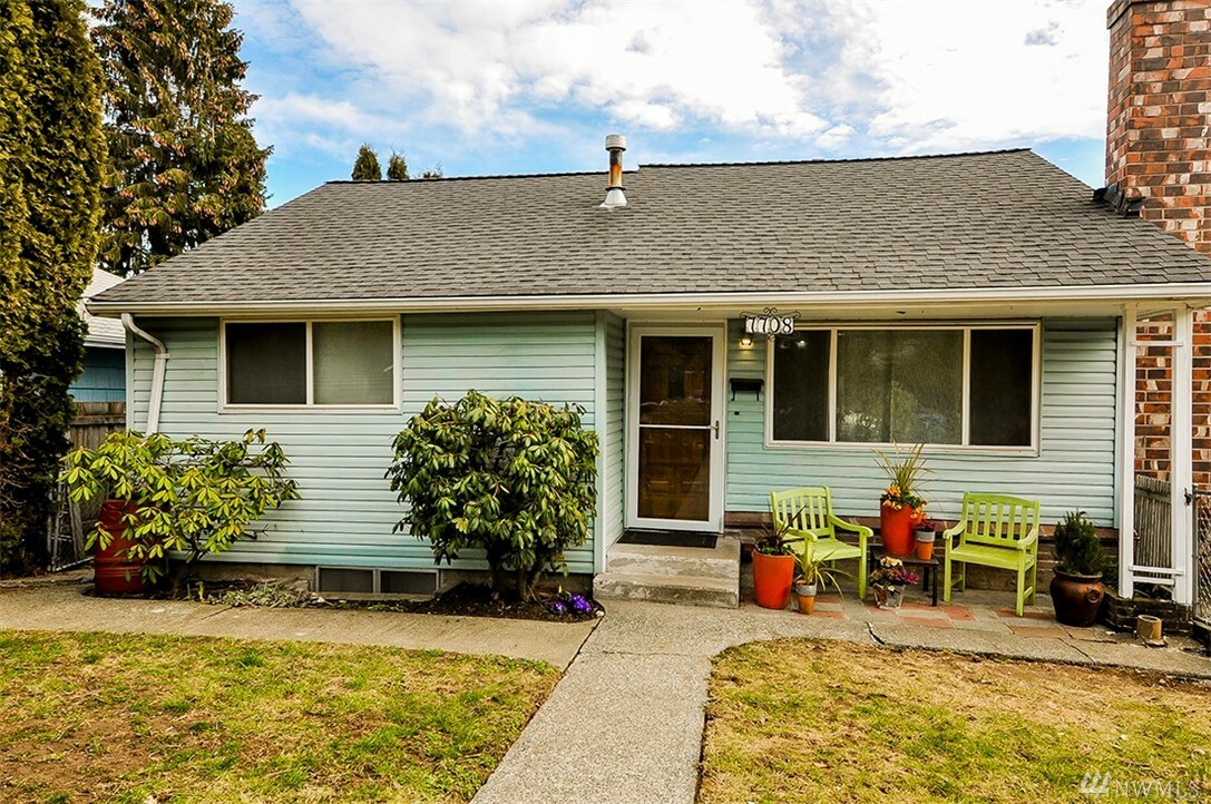 Property Photo:  7708 30th Ave SW  WA 98126 