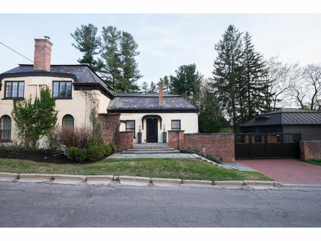 Property Photo: 189 Cliff Street VT 05401
