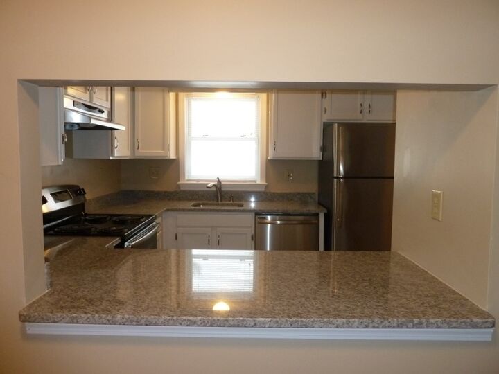 Property Photo: 36 Cadogan Way NH 03062