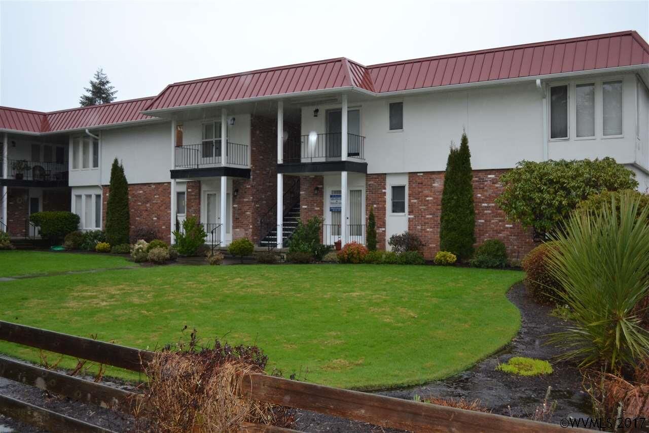 Property Photo: 820 Fairview 4 Av OR 97302