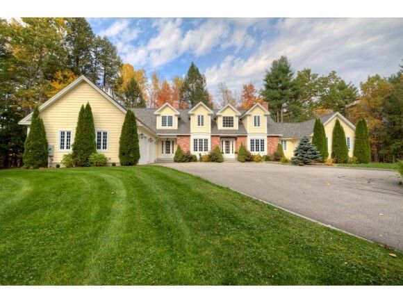 Property Photo: 15 Martha'S Court NH 03844