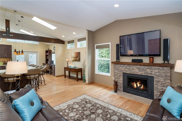 Property Photo:  8713 NE 144th St  WA 98034 