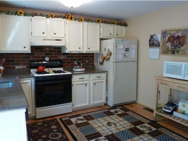 Property Photo:  18 Riversedge Dr. 18  NH 03051 