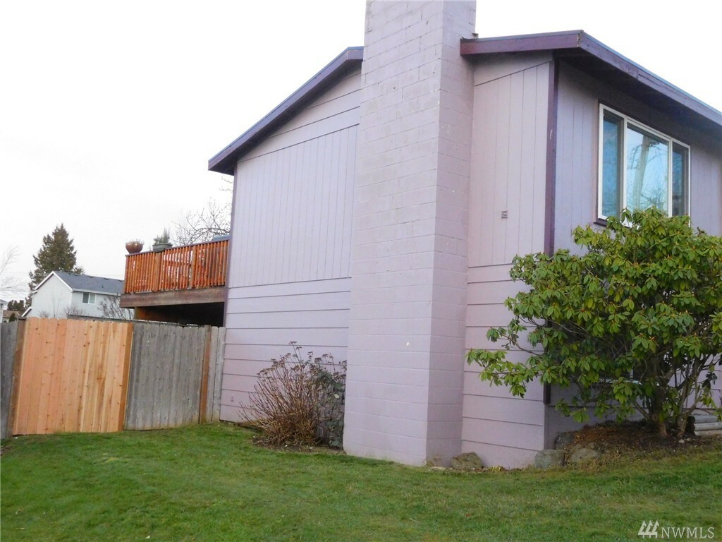 Property Photo:  2124 S 253rd St  WA 98198 