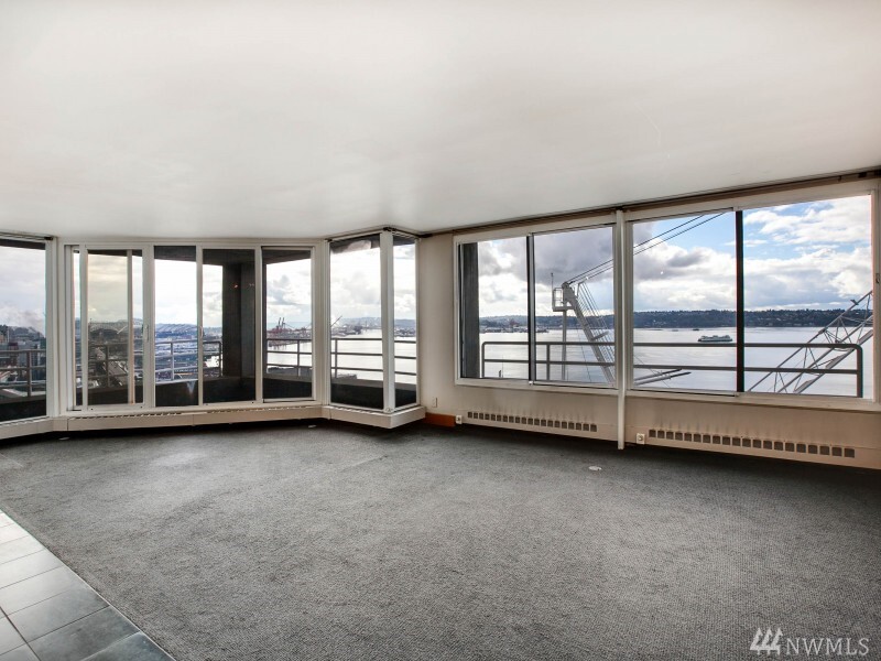 Property Photo: 2125 1st Ave 1206 WA 98121
