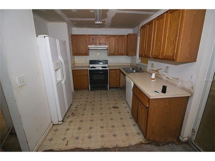 Property Photo: 823 1st Street FL 32701