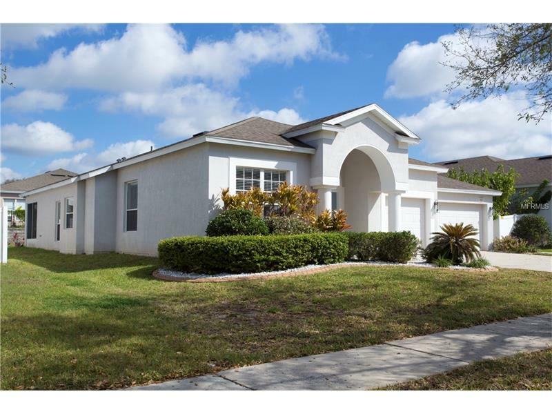Property Photo: 2028 Heartland Circle FL 33594