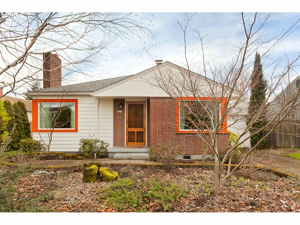 Property Photo: 3411 SE 58th Ave OR 97206
