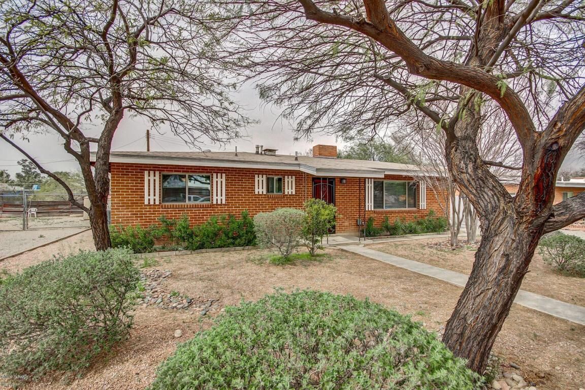 Property Photo:  1412 E Blacklidge Drive  AZ 85719 