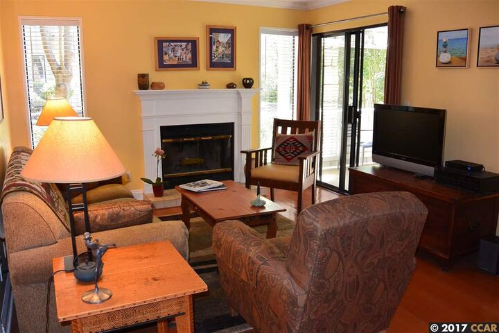 142 Farm Ln  Martinez CA 94553 photo