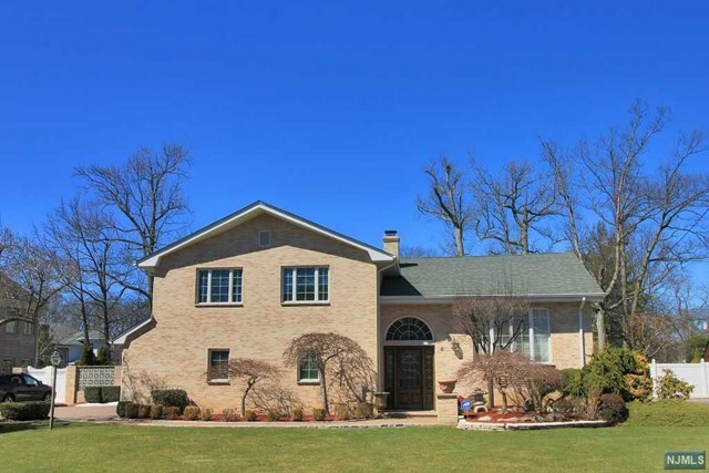 Property Photo:  6 Stephen Drive  NJ 07632 