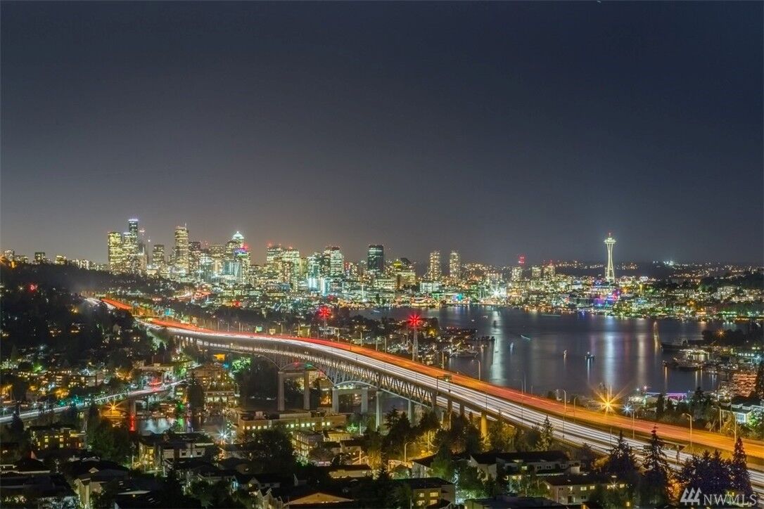 Property Photo: 4540 8th Ave NE 2306 WA 98105