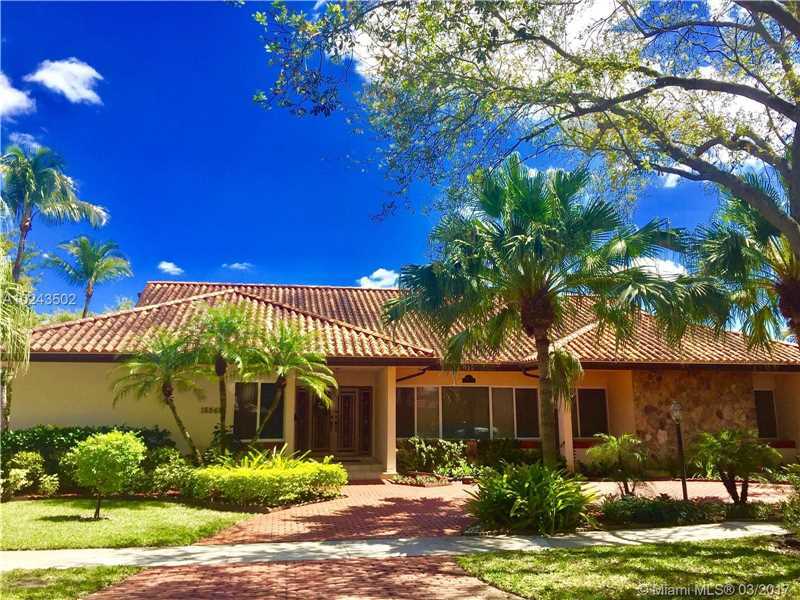 Property Photo: 15945 W Prestwick Pl FL 33014
