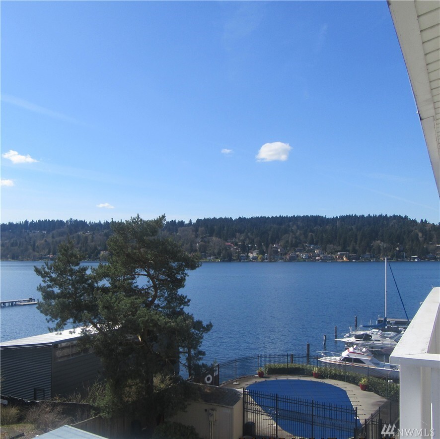 Property Photo: 5021 Ripley Lane N 302 WA 98056