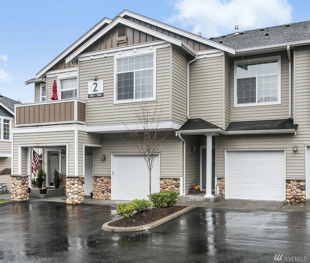 Property Photo: 1855 Trossachs Blvd SE 206 WA 98075