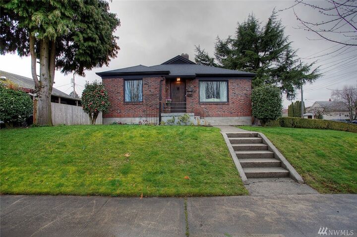Property Photo:  4002 S Park Ave  WA 98418 