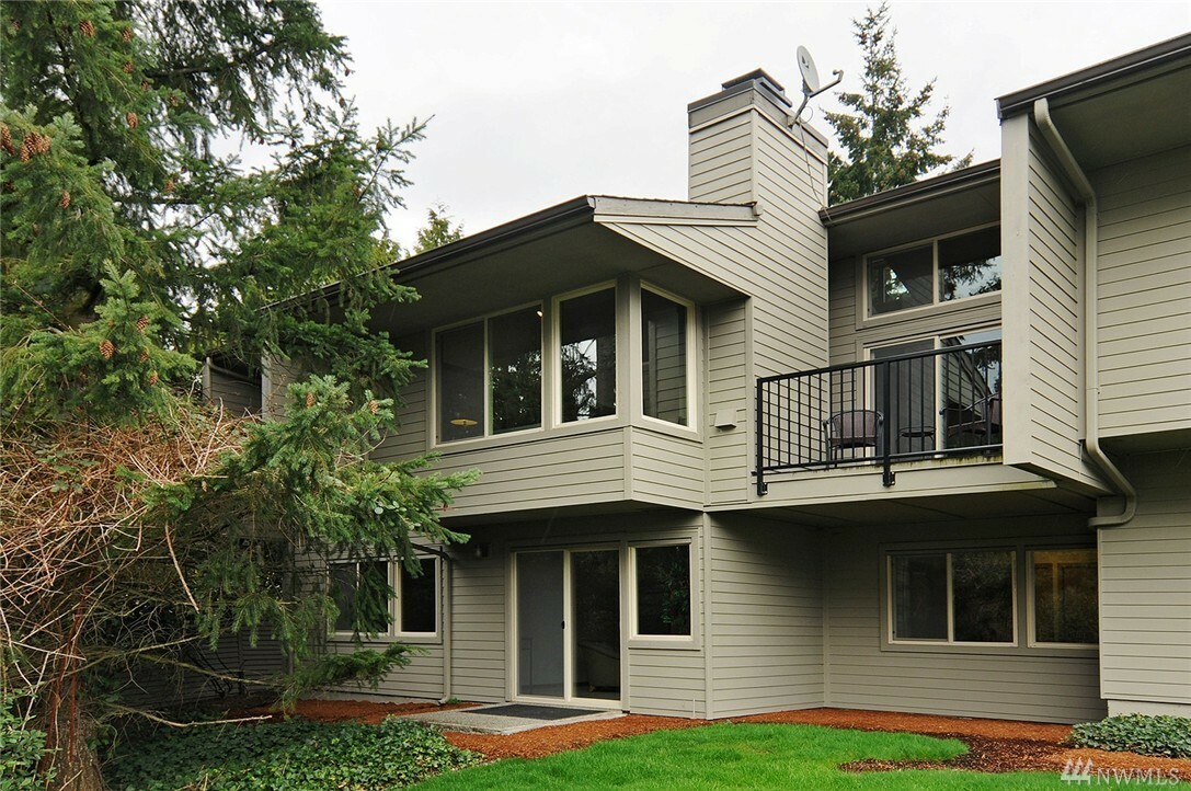 Property Photo:  10016 NE 115th Lane C-4  WA 98033 