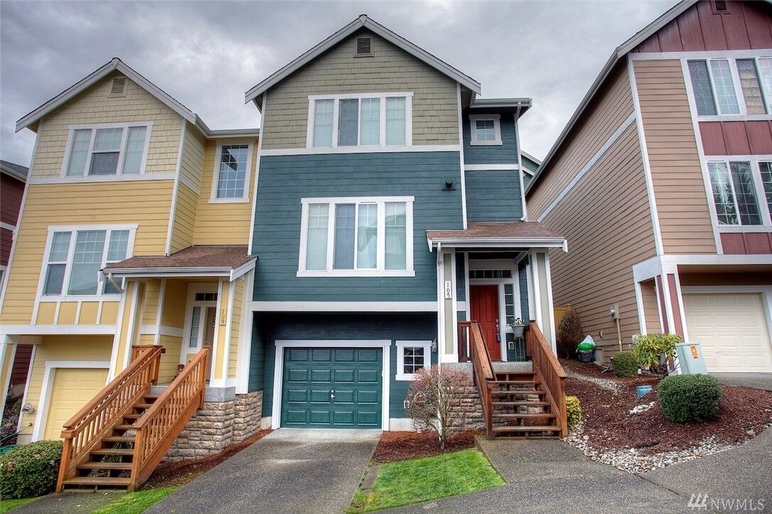 Property Photo:  105 Maple St  WA 98466 