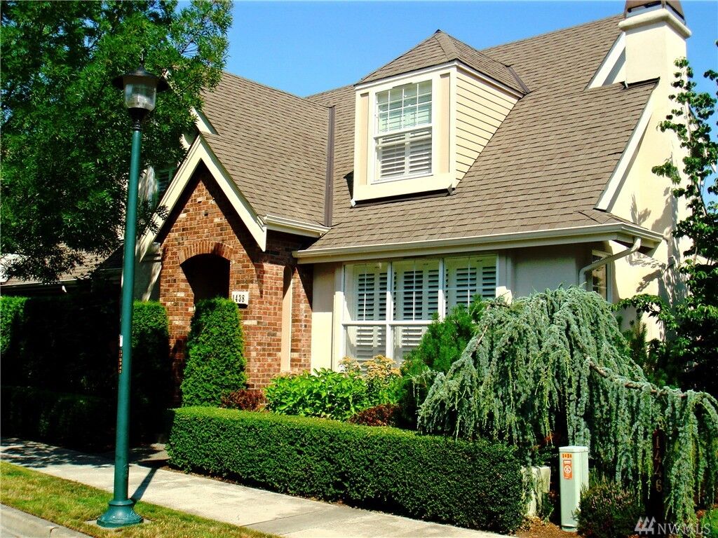 Property Photo:  1438 NE Katsura St  WA 98029 