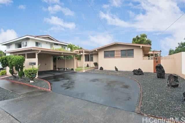 Property Photo:  1534 Piikea Street  HI 96818 