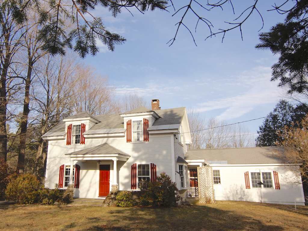 Property Photo: 95 Old Street Road NH 03458