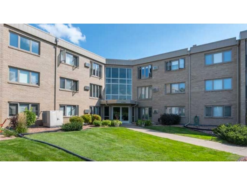 Property Photo:  4350 Brookside Court 111  MN 55436 