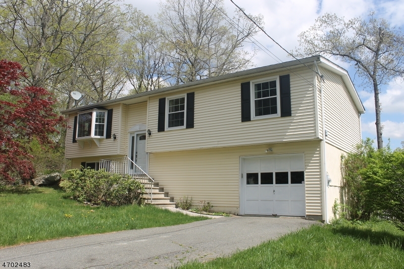 Property Photo: 4 Moccasin Trl NJ 07849