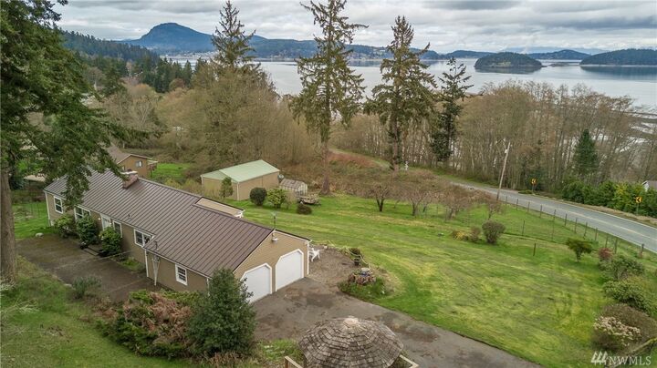 Property Photo:  5011 Jones Rd  WA 98277 