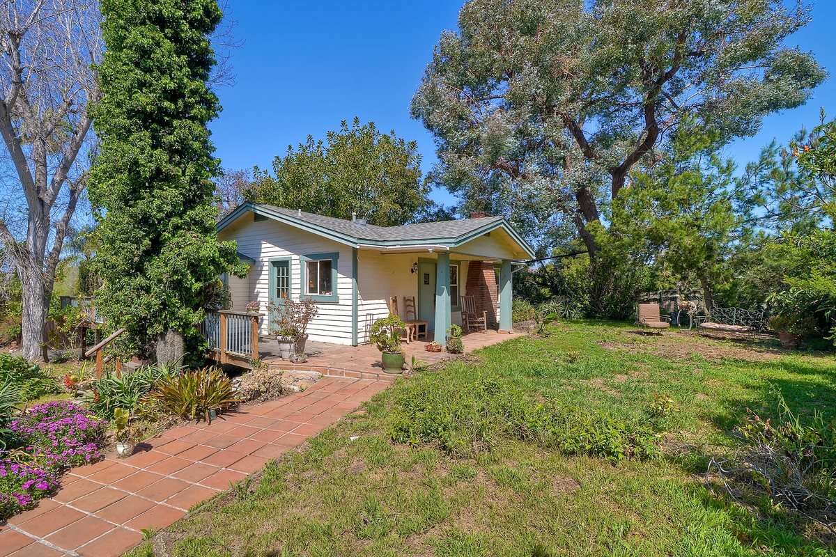 Property Photo:  1560 Eolus Avenue  CA 92024 