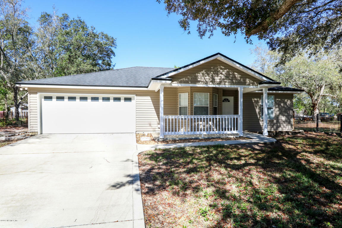 Property Photo:  301 Foxtail Avenue  FL 32068 