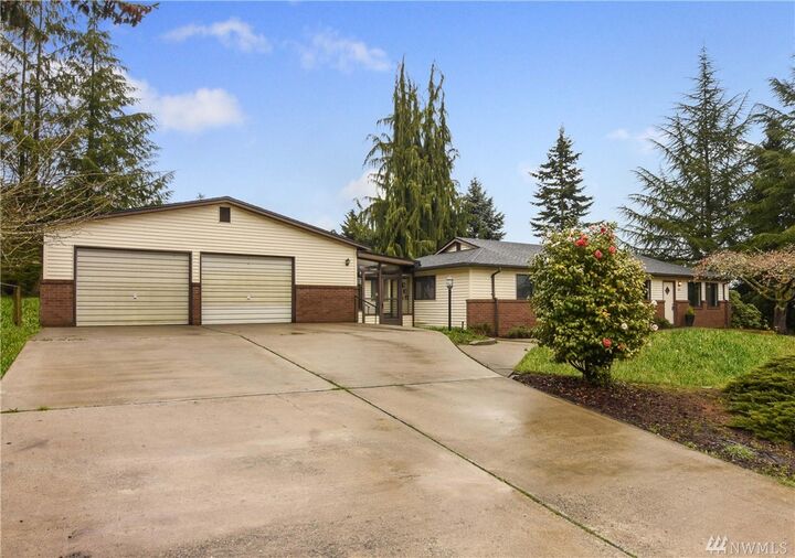 Property Photo: 3031 226th Place SW WA 98036