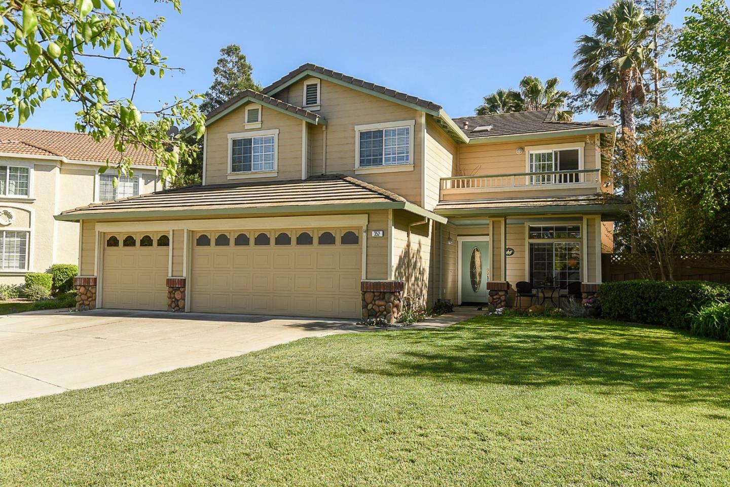 Property Photo:  352 La Vela Court  CA 95037 