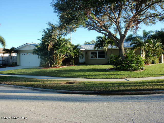 Property Photo:  1315 Island Drive  FL 32952 