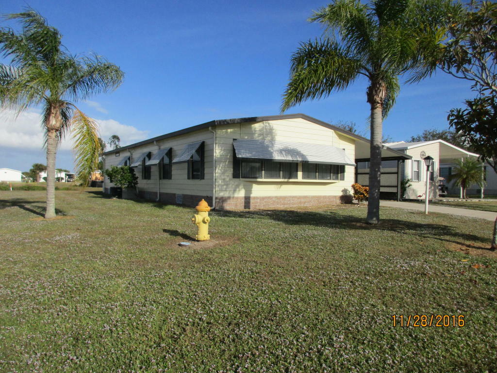 Property Photo:  1302 Waterway Drive  FL 32976 