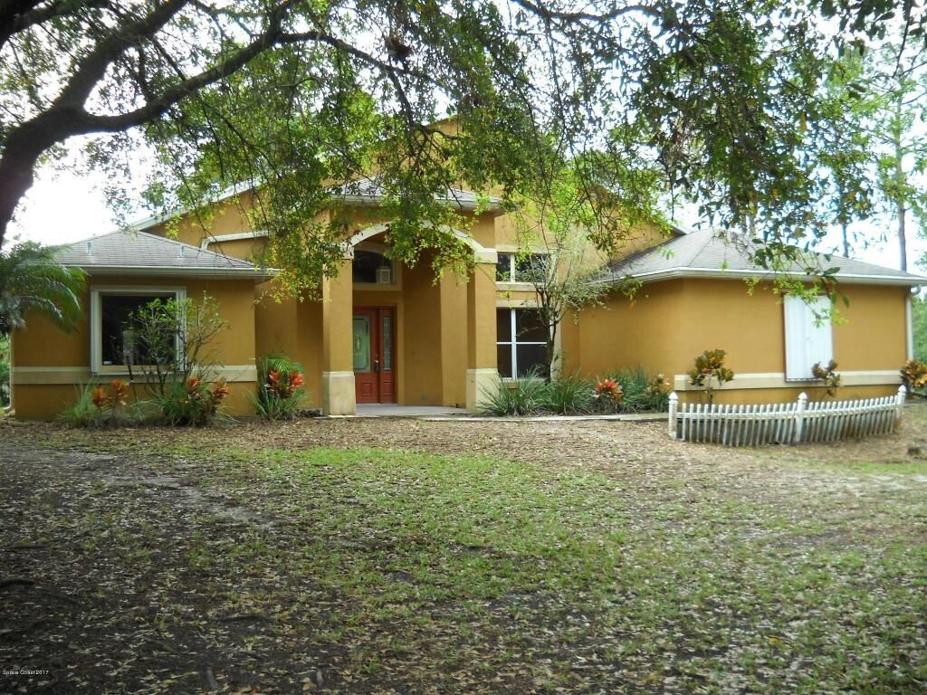 Property Photo: 2015 Devonshire Avenue FL 32926