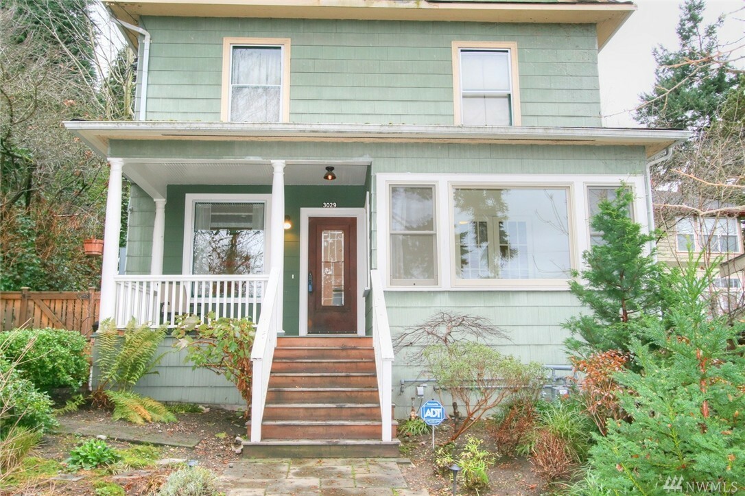 Property Photo:  3029 4th Ave W  WA 98119 