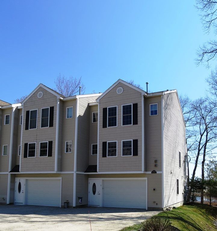 Property Photo:  10 Hemlock Street 1  NH 03842 