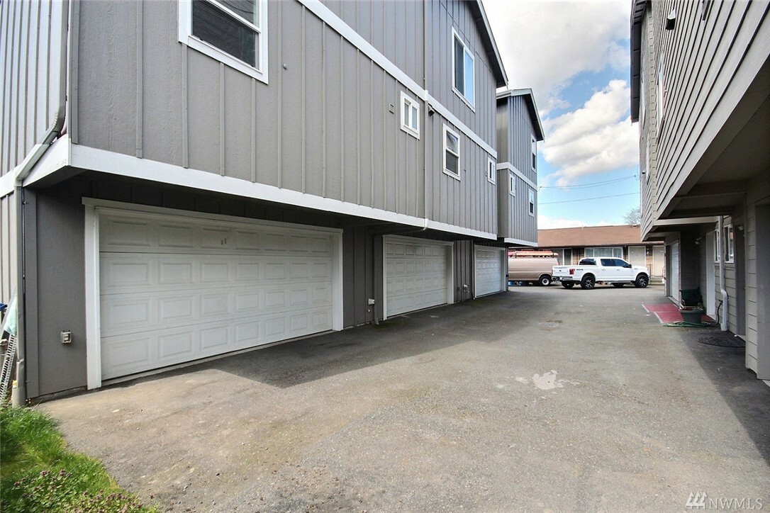 Property Photo:  6710 Carleton Ave S A,B,C  WA 98108 